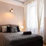Clicktheflat Szkolna Palace Of Culture Apart Rooms